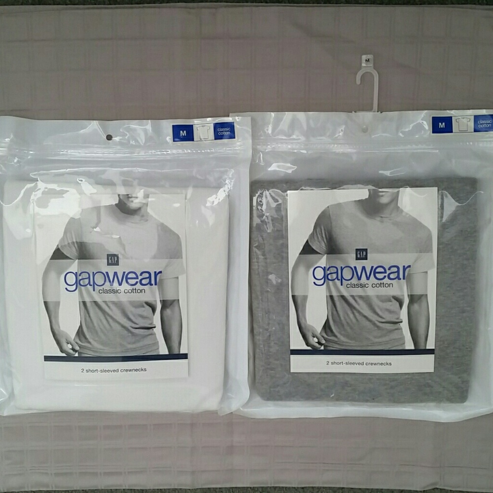 Gap Mens short-sleeved crewnecks bundle